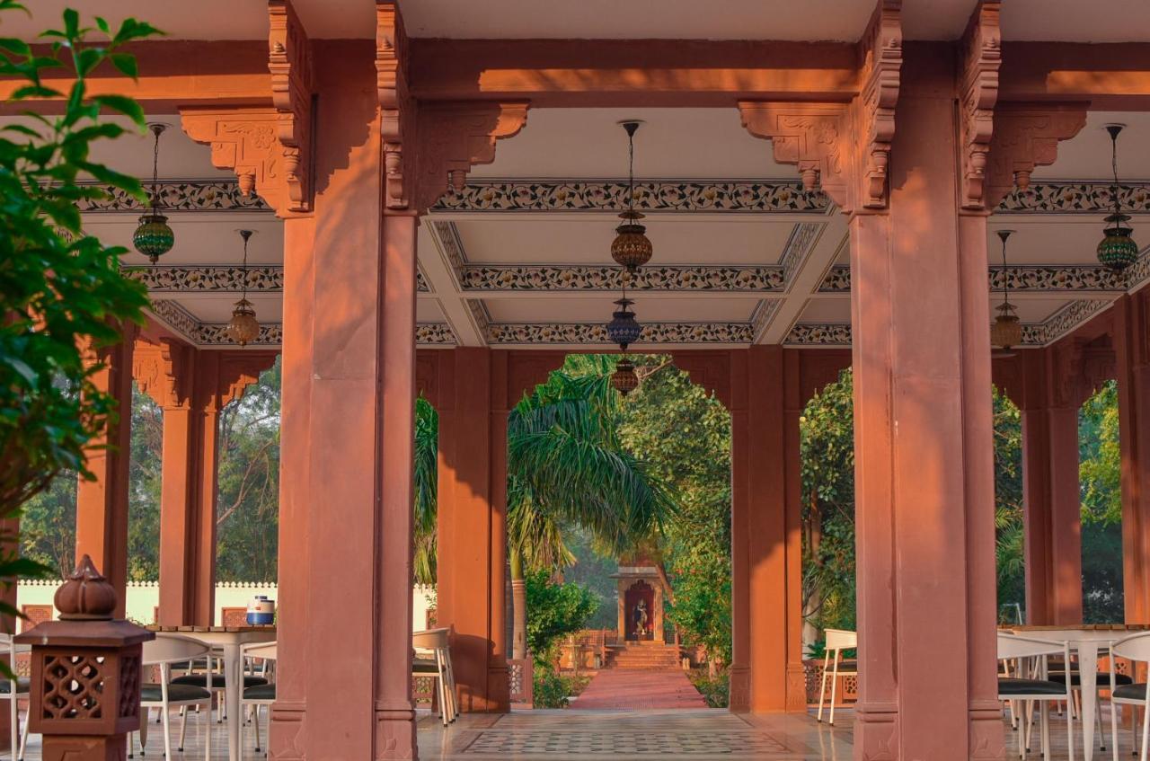 Umaid Palace - A Lakeside Heritage Palace Resort Near Jaipur Close To Bhangarh & Chand Baori Stepwell Abhaneri Dubbī Exterior foto