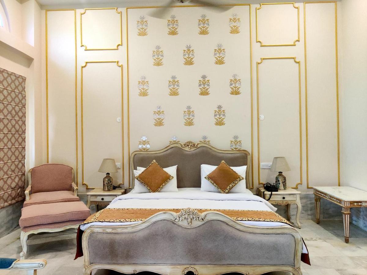 Umaid Palace - A Lakeside Heritage Palace Resort Near Jaipur Close To Bhangarh & Chand Baori Stepwell Abhaneri Dubbī Exterior foto